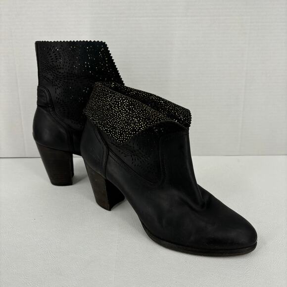 UGG Thames Ankle Boots Size 11 Black Perforated Leather Boots Block Heel - Picture 3 of 13